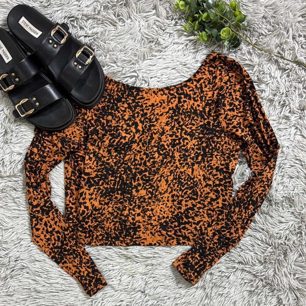 NWT Abound brown and black marbled scoop back long sleeve cropped top size L